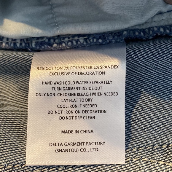 Distressed, embellished Jeans - Picture 8 of 10